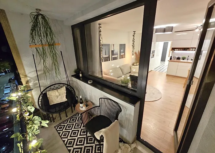 Design In Old Town-free Parking-balcony