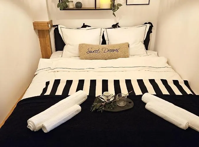 Design In Old Town-free Parking-balcony براتسيلافا