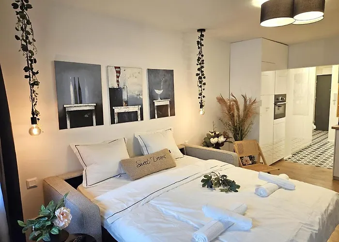 Design In Old Town-free Parking-balcony Apartament