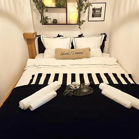 Design In Old Town-free Parking-balcony براتسيلافا