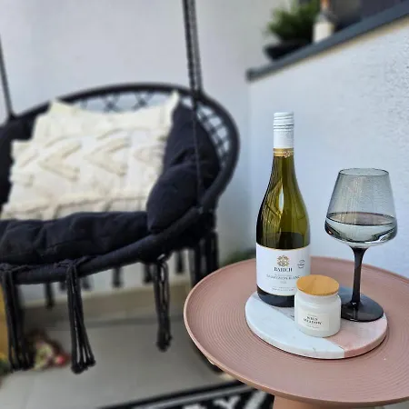 Design In Old Town-free Parking-balcony شقة براتسيلافا